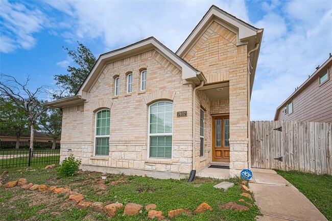 Building Photo - 7407 Golden Star Dr