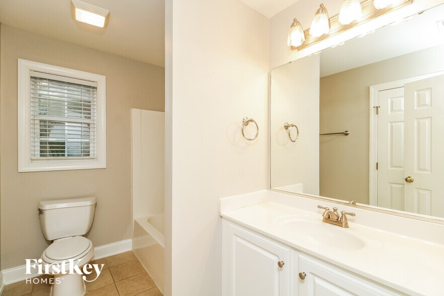 Building Photo - 7505 Summersun Dr