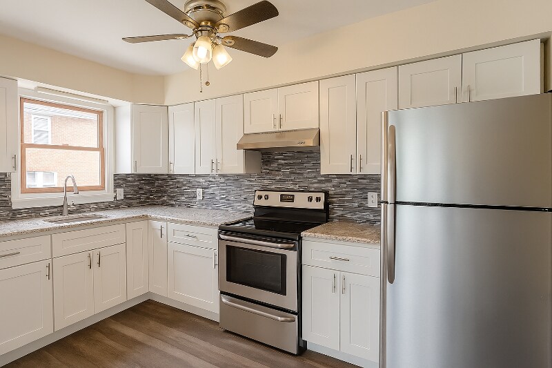 Building Photo - 248 S Bayberry Ln