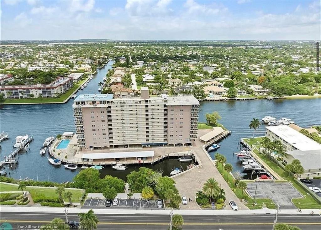 Building Photo - 1160 Hillsboro Mile