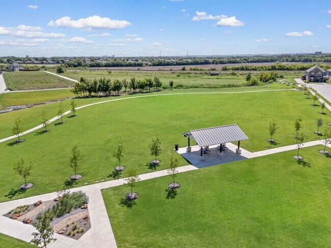 Building Photo - 1216 W Yarrow Ave