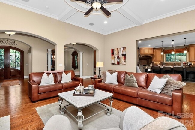 Building Photo - 6031 Greystone Dr
