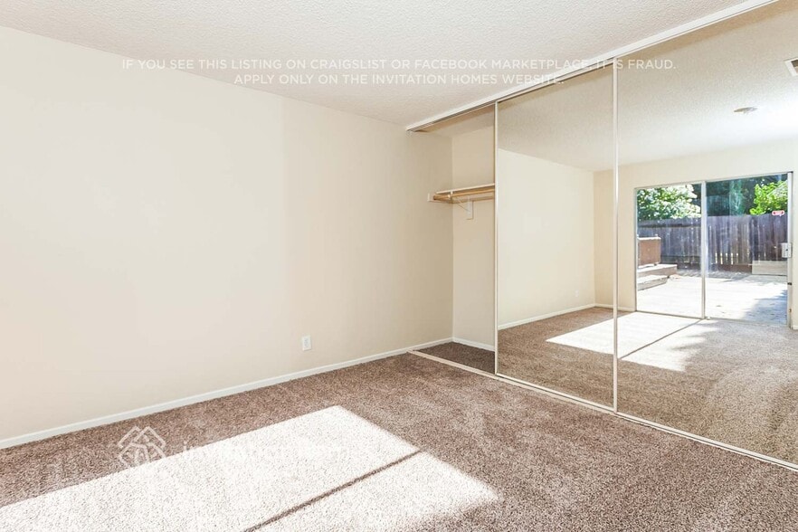 Building Photo - 341 Amber Ave