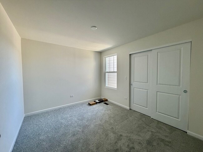 Building Photo - 704 Switchgrass Wy