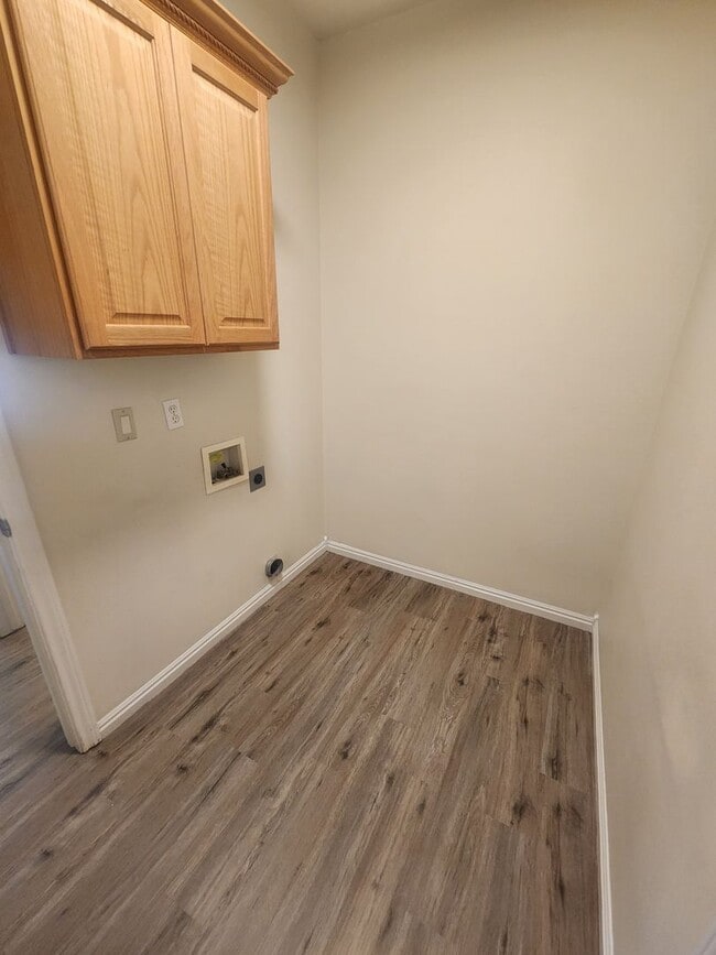 Building Photo - 3654 N Price Way