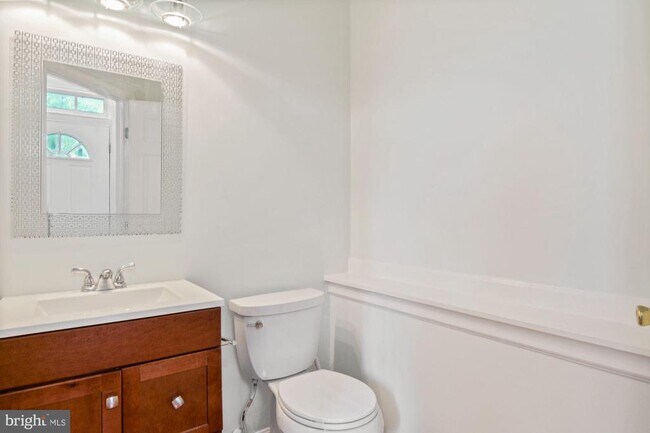 Building Photo - 302 Ridgecrest Ct