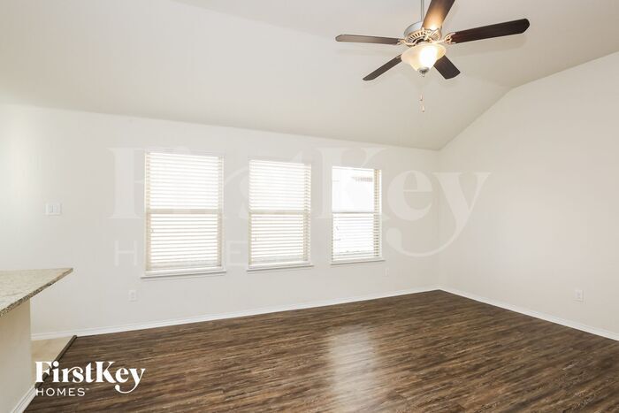 Building Photo - 529 Saguaro Dr