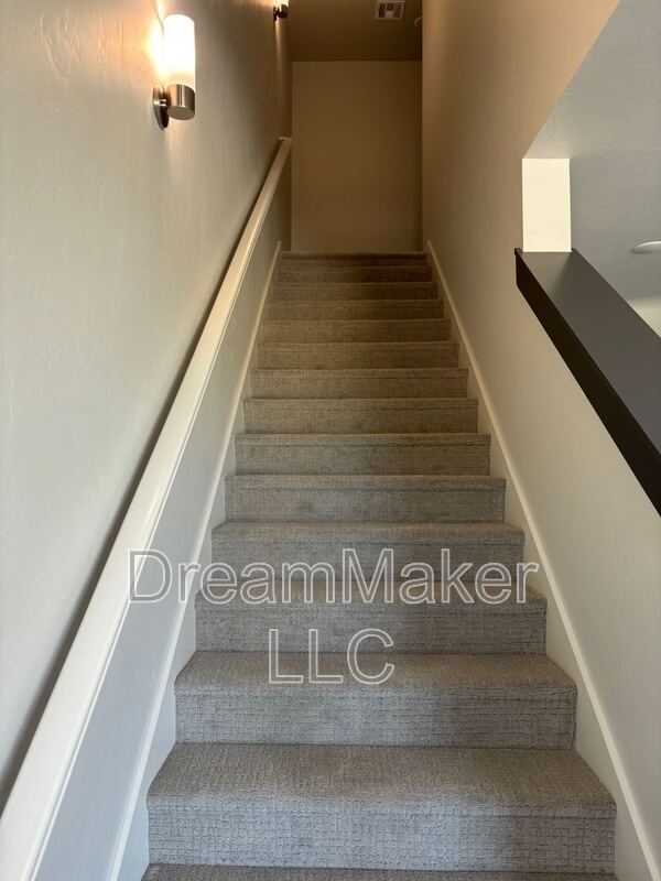 Building Photo - 1028 Varenna Ln