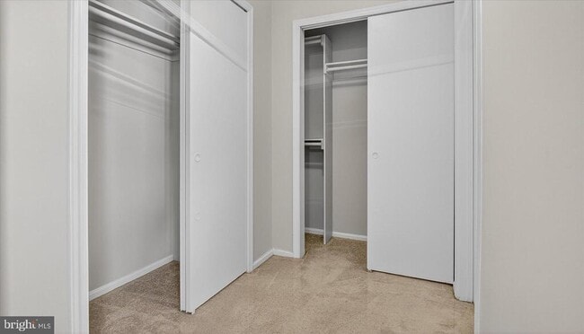 Building Photo - 18 Dudley Ct