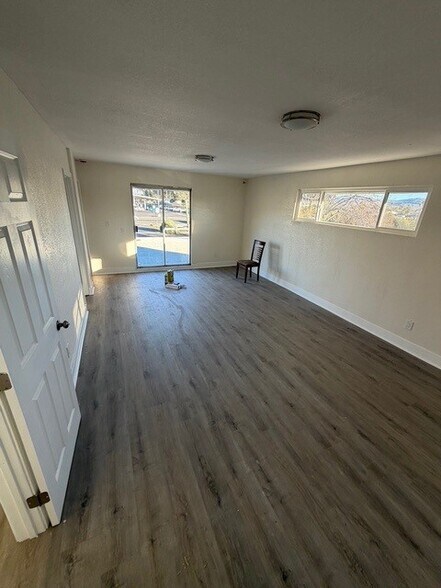 Building Photo - 2150 S San Jacinto Ave