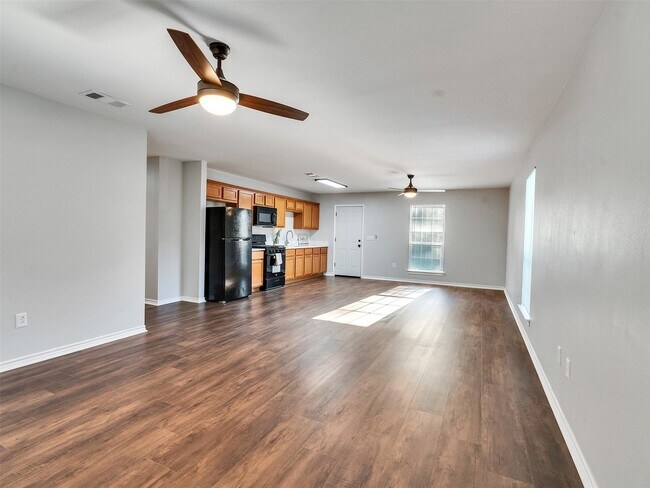 Building Photo - 326 S Bell Dr