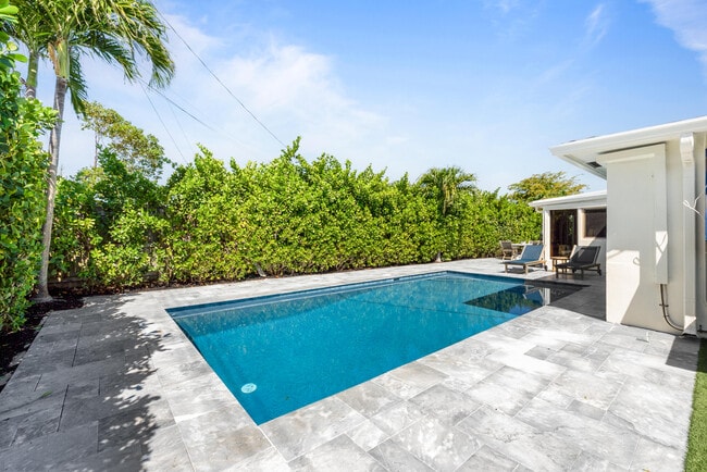 Building Photo - 549 Fairwind Dr