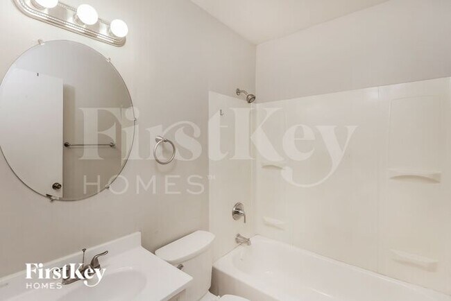 Building Photo - 667 E Edgewood Ave