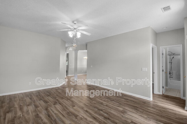 Building Photo - 201 Foxbury Square