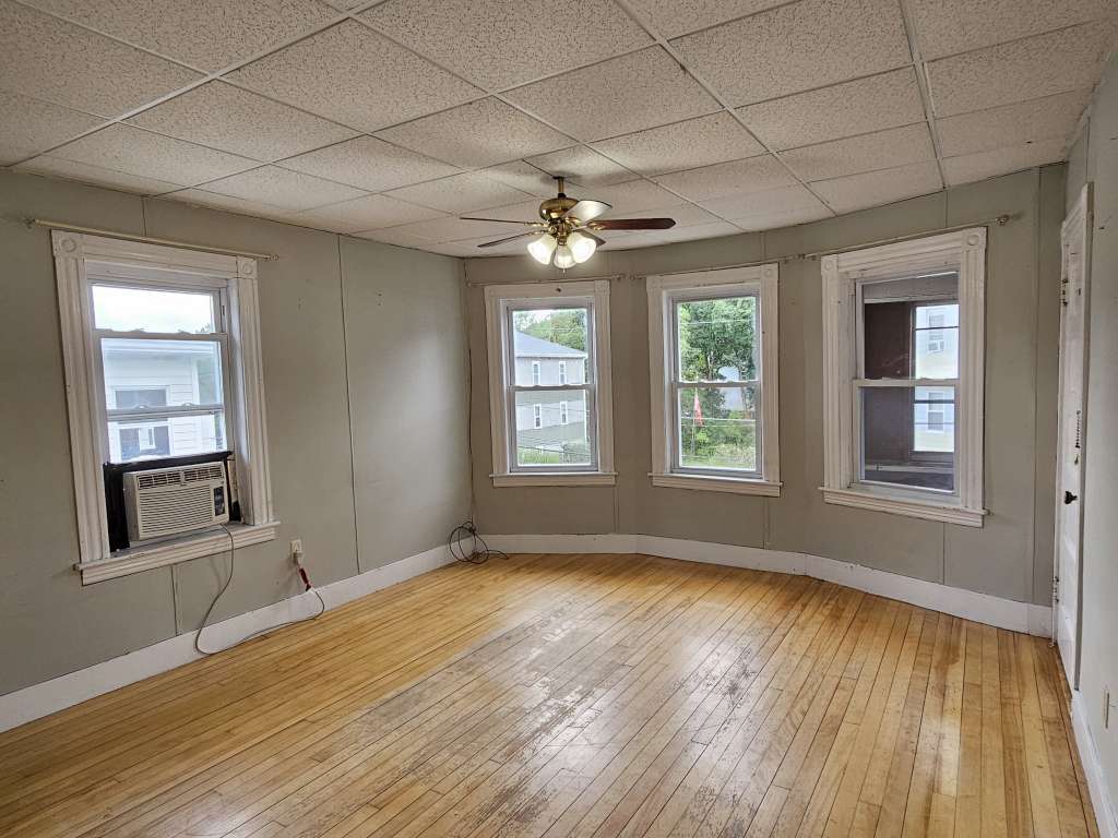 Building Photo - 20 Kosta St