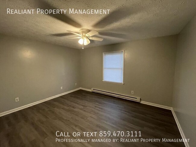 Building Photo - 215 Green St