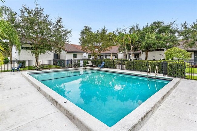Building Photo - 8920 Jacaranda Ln