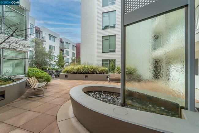 Building Photo - 555 Ygnacio Valley Rd