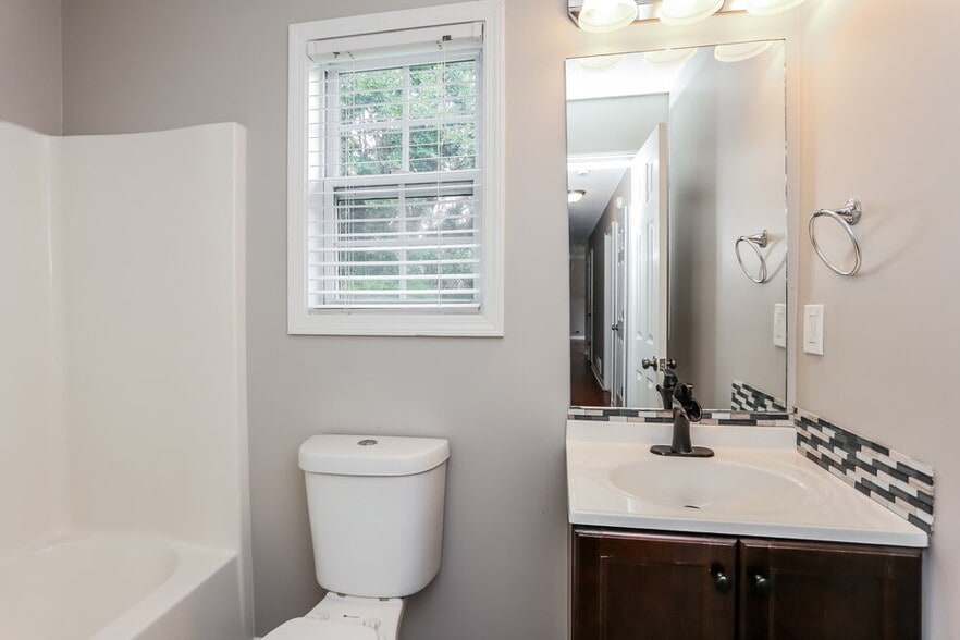 Building Photo - 639 Sheffield Ct