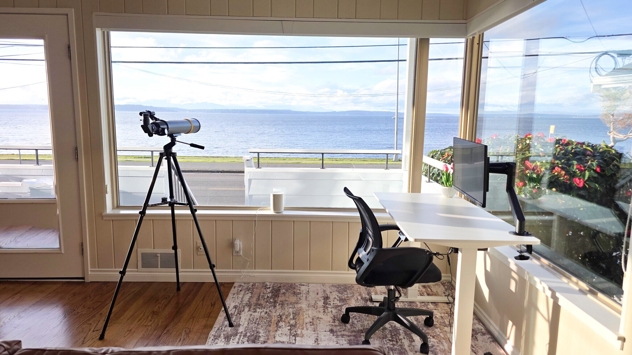 Building Photo - 1588 Alki Ave SW