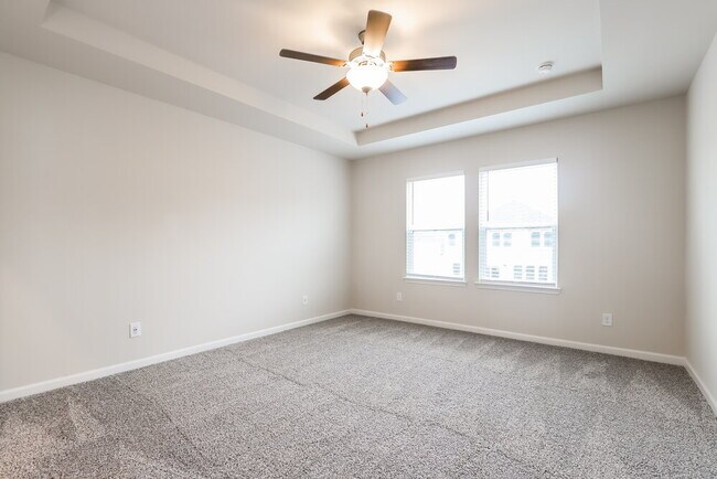 Building Photo - 5841 Hackberry Ln