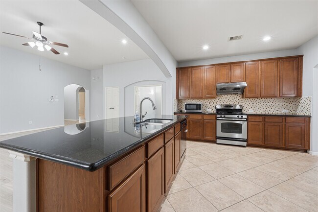 Building Photo - 24039 Via Renata Dr