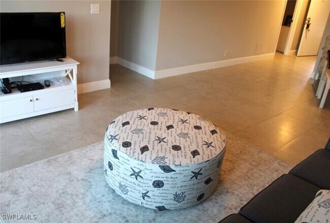 Building Photo - 1085 Forest Lakes Dr