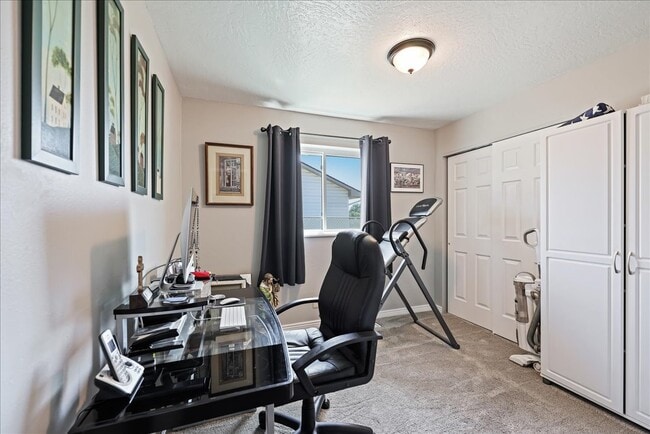 Building Photo - 20 10th Ave N