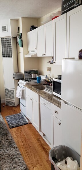 Primary Photo - 155 Endicott St