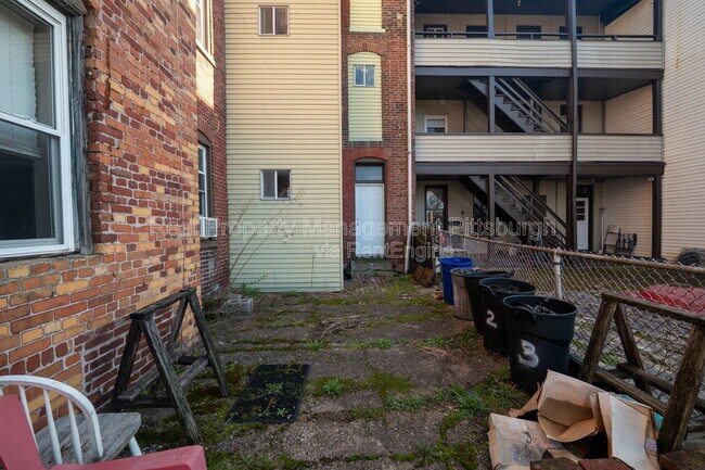 Building Photo - 3053 Brereton St
