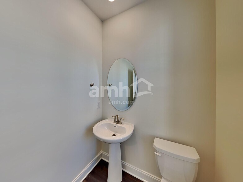 Building Photo - 123 Marin Dr