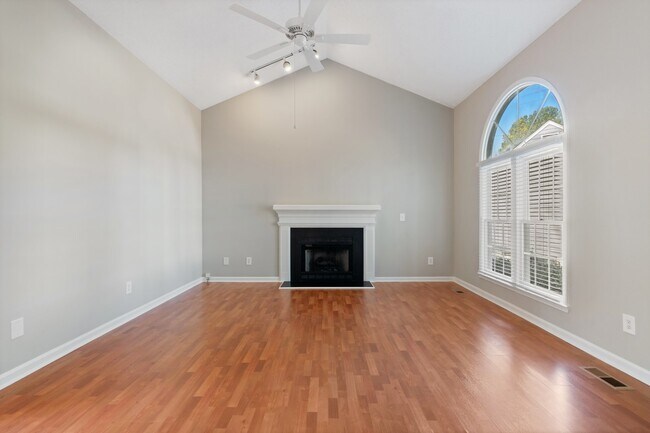 Building Photo - 2105 Quail View Trail