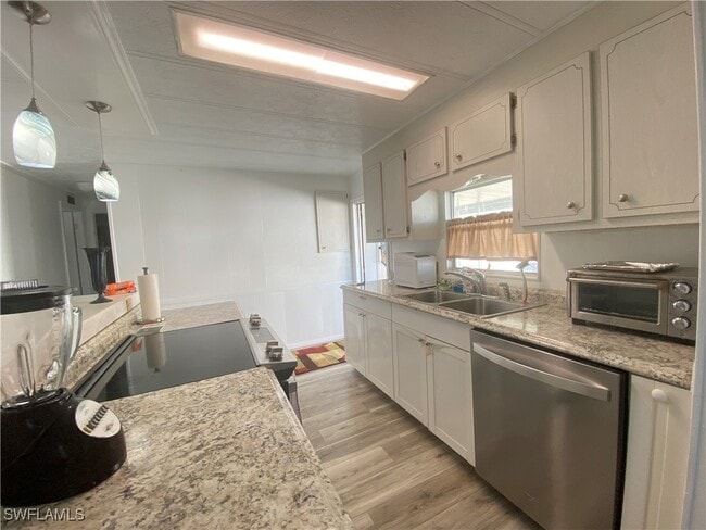 Building Photo - 14707 Patrick Henry Rd