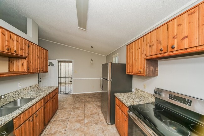 Building Photo - 5722 Ballenmoor Dr