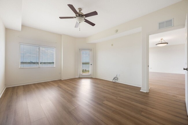 Building Photo - New Rental!