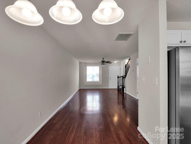 Building Photo - 13684 Meade Glen Ct