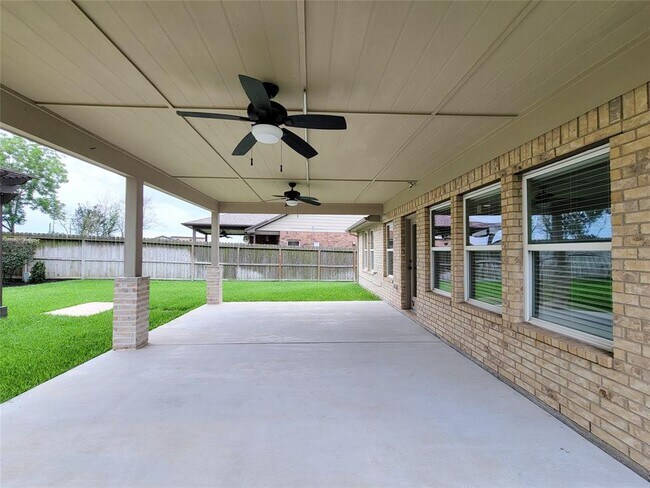 Building Photo - 21123 Amber Crossing Dr