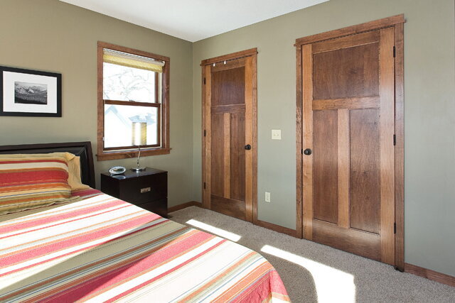 Building Photo - Spacious 5-Bedroom Minneapolis Gem with Gas Fireplace & Finished Basement