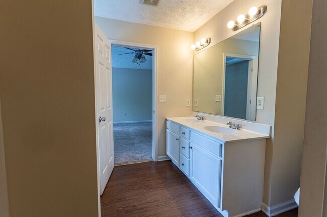 Building Photo - 2432 Pendergrass Ln
