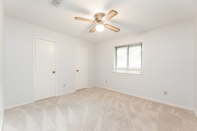 Building Photo - 6818 Brockington Dr