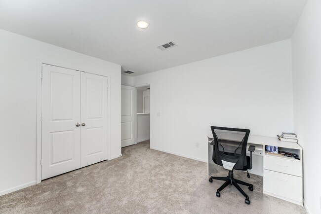 Building Photo - 338 Shady Cedar Hl Ln