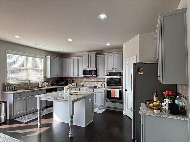 Building Photo - 3459 In Bloom Way