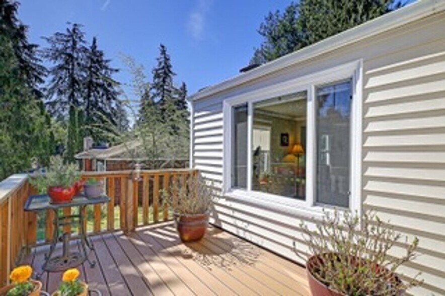 Building Photo - 14555 8th Ave NE