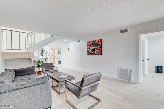 Building Photo - 945 Vegas Valley Dr