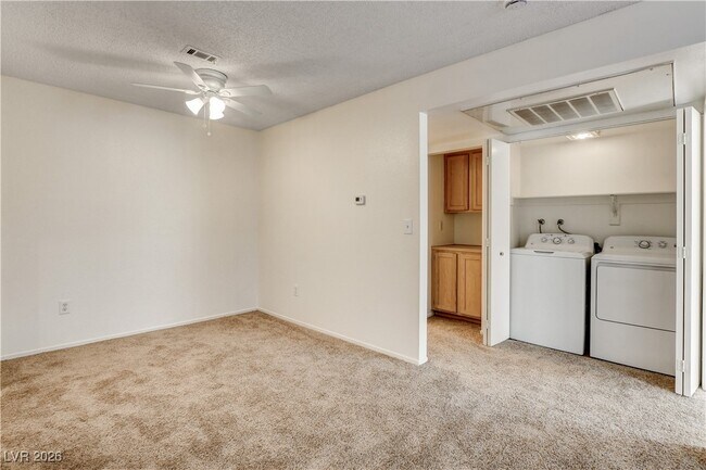 Building Photo - 7100 W Pirates Cove Rd