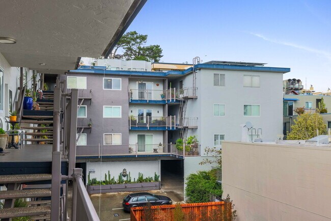 Building Photo - 4096 17th St