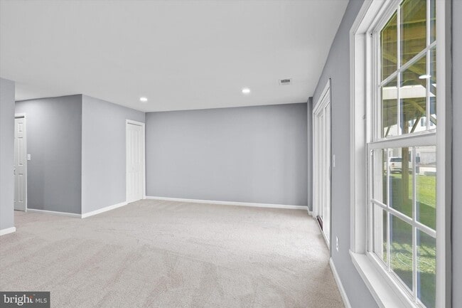 Building Photo - 6190 Willow Pl