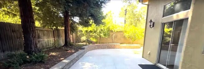 Building Photo - Adorable Home Available in Folsom!