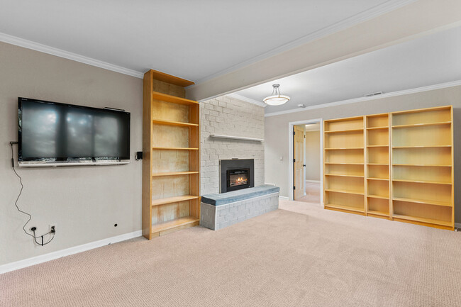 Building Photo - 12135 107th Ave NE