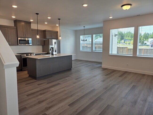 Building Photo - Brand New 3 bdrm 2 1/2 bath townhouse